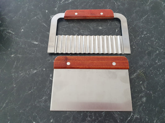 Soap cutting set. Straight and wavy